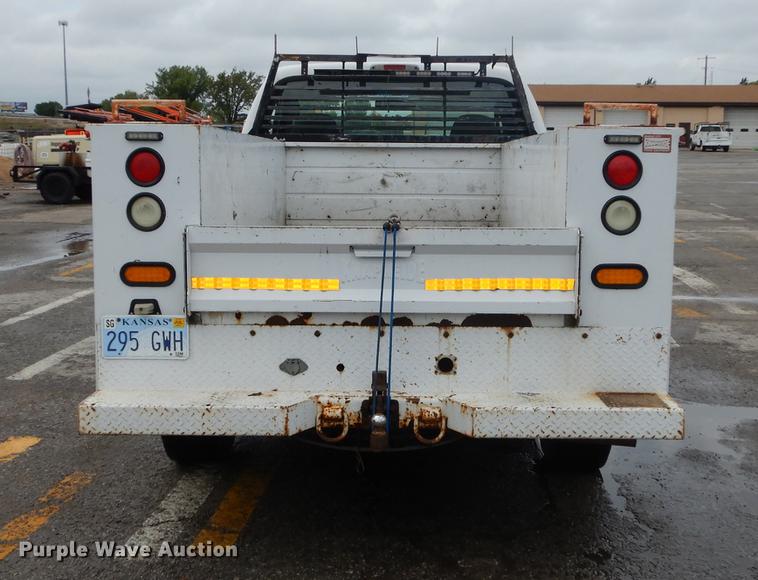 image for item DD0814 2005 Ford F250 Super Duty XLT utility bed pickup truck