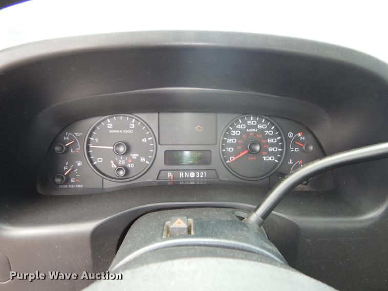 image for item DD0814 2005 Ford F250 Super Duty XLT utility bed pickup truck