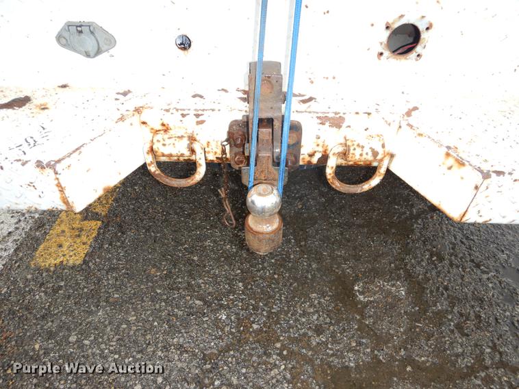 image for item DD0814 2005 Ford F250 Super Duty XLT utility bed pickup truck