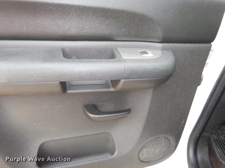 image for item DD0826 2012 Chevrolet Silverado 1500 Z71 Crew Cab pickup truck