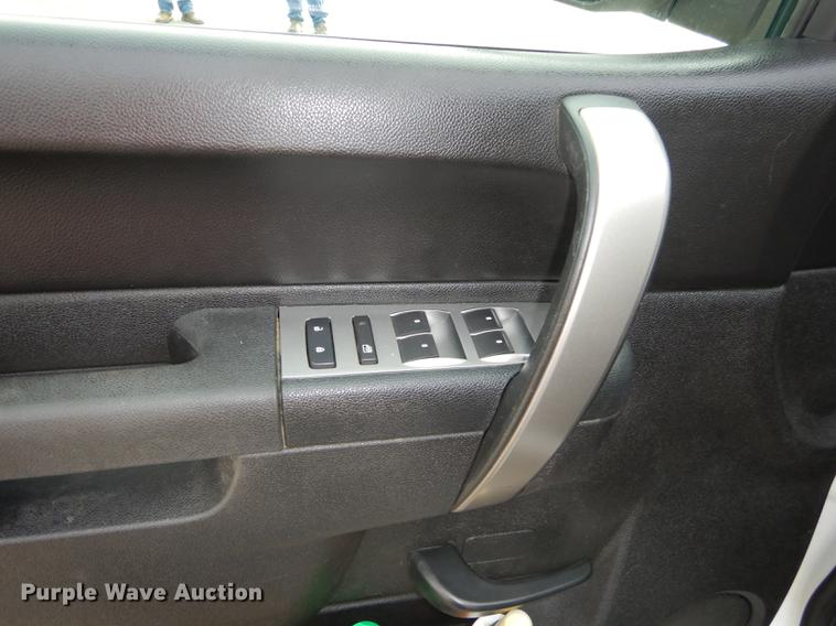 image for item DD0826 2012 Chevrolet Silverado 1500 Z71 Crew Cab pickup truck