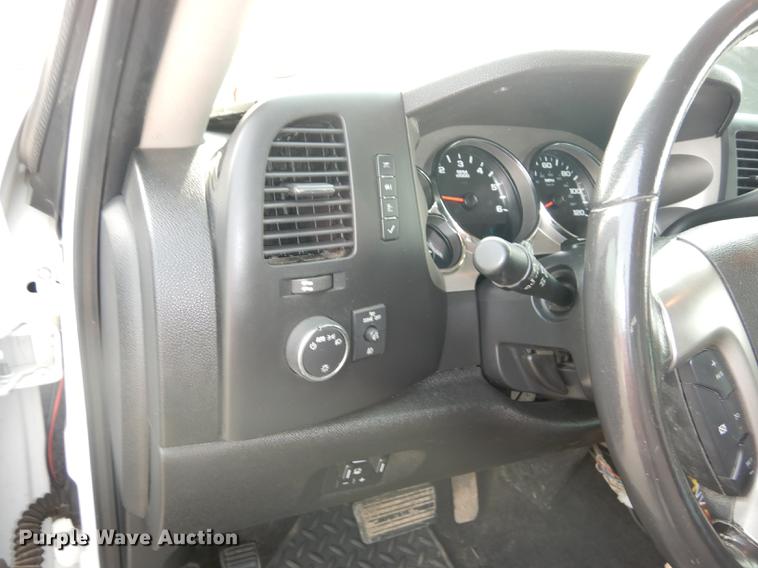 image for item DD0826 2012 Chevrolet Silverado 1500 Z71 Crew Cab pickup truck