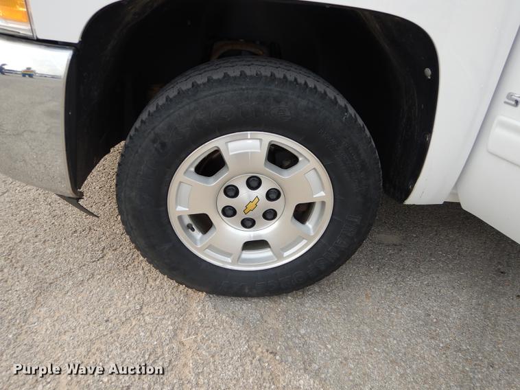 image for item DD0826 2012 Chevrolet Silverado 1500 Z71 Crew Cab pickup truck