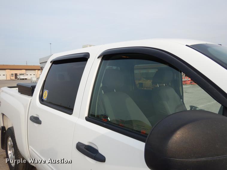 image for item DD0826 2012 Chevrolet Silverado 1500 Z71 Crew Cab pickup truck