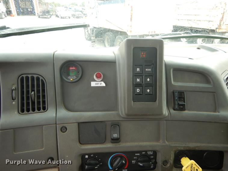 image for item DD0837 2005 Sterling L7500 dump truck