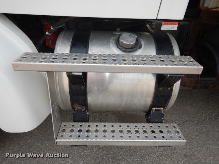 image for item DD0837 2005 Sterling L7500 dump truck