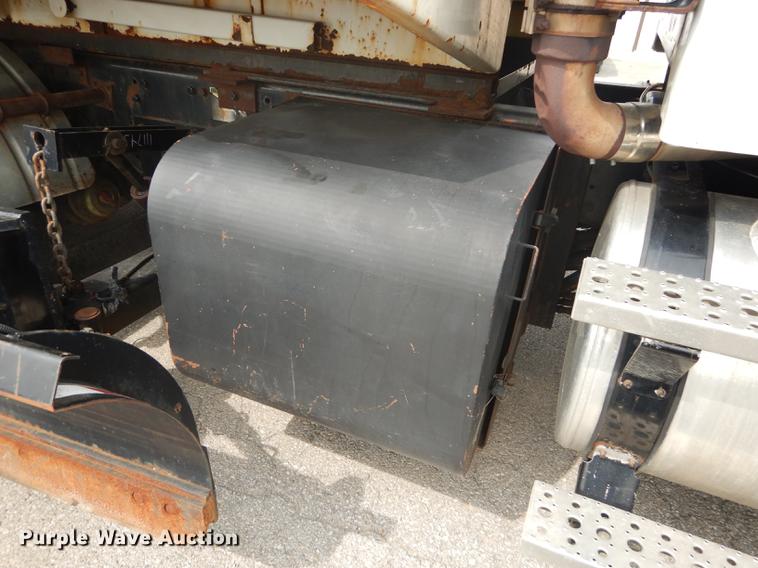 image for item DD0837 2005 Sterling L7500 dump truck