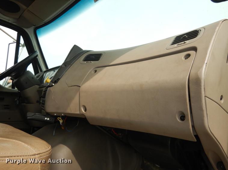 image for item DD0837 2005 Sterling L7500 dump truck