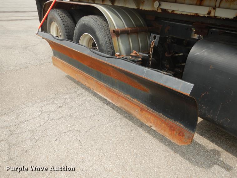 image for item DD0837 2005 Sterling L7500 dump truck