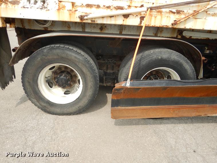 image for item DD0837 2005 Sterling L7500 dump truck