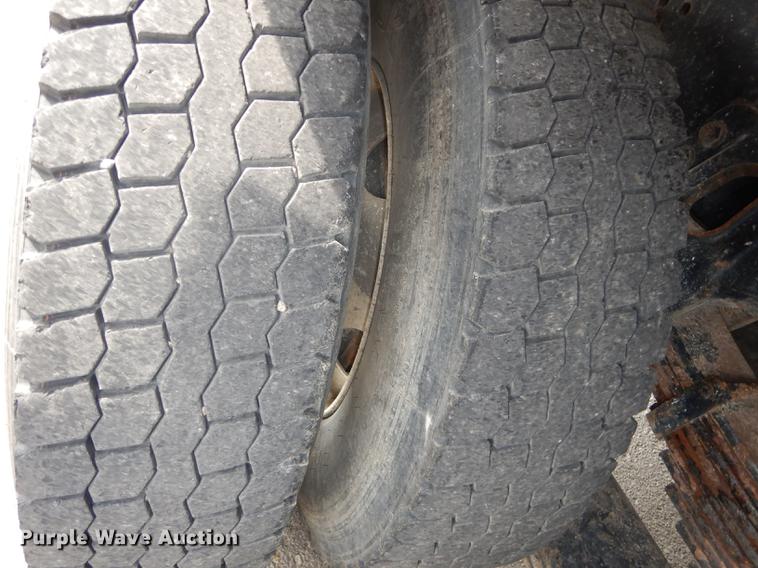 image for item DD0837 2005 Sterling L7500 dump truck