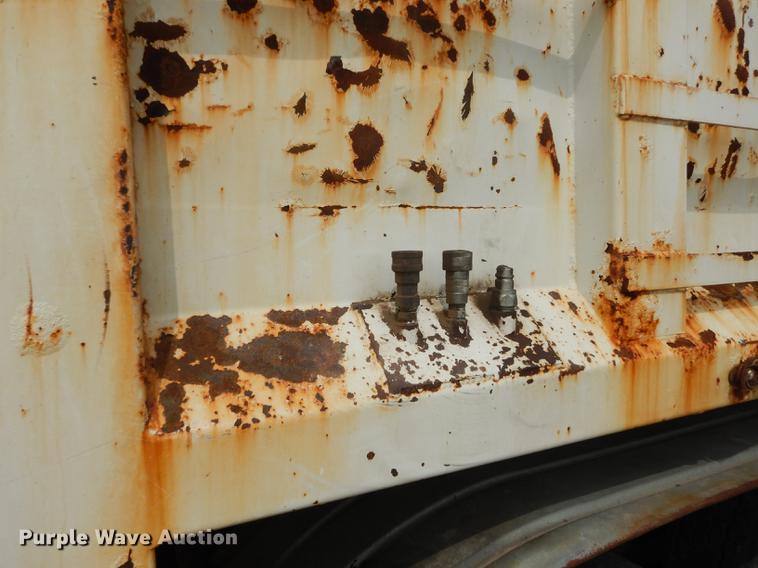 image for item DD0837 2005 Sterling L7500 dump truck