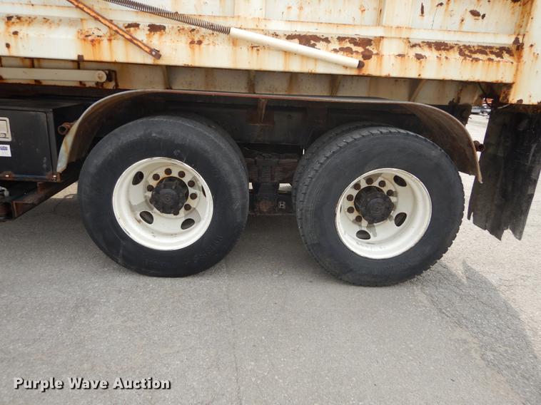 image for item DD0837 2005 Sterling L7500 dump truck