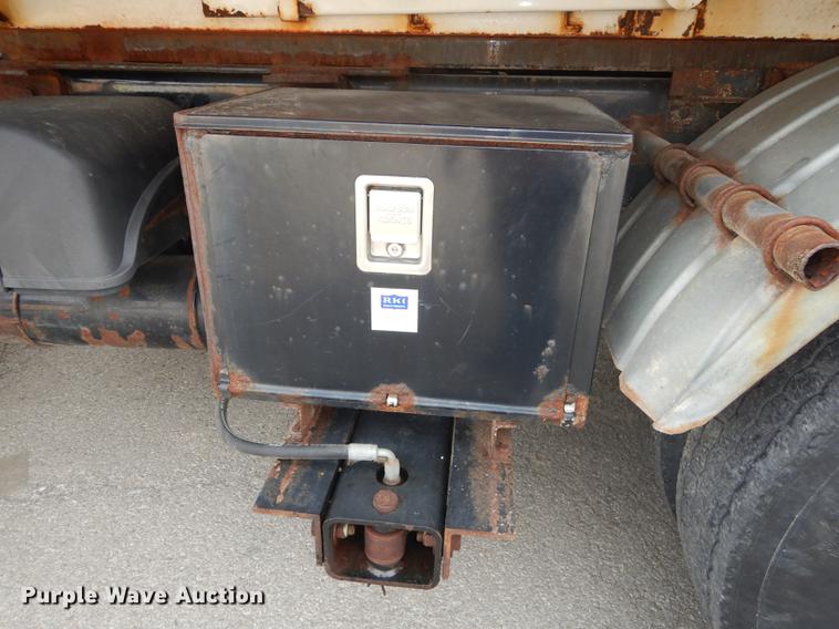 image for item DD0837 2005 Sterling L7500 dump truck