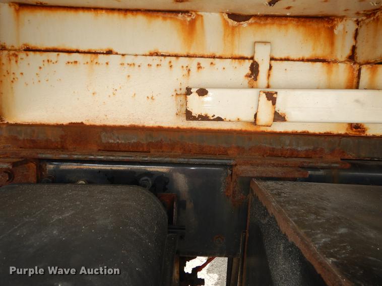 image for item DD0837 2005 Sterling L7500 dump truck