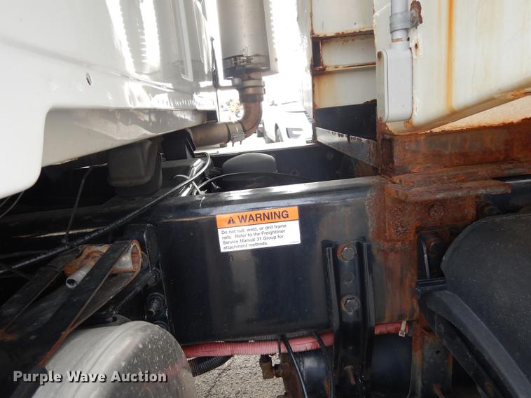 image for item DD0837 2005 Sterling L7500 dump truck