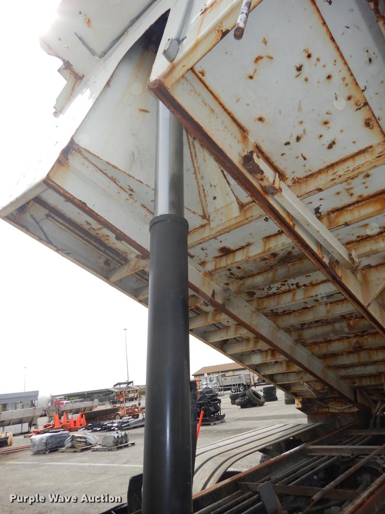 image for item DD0837 2005 Sterling L7500 dump truck