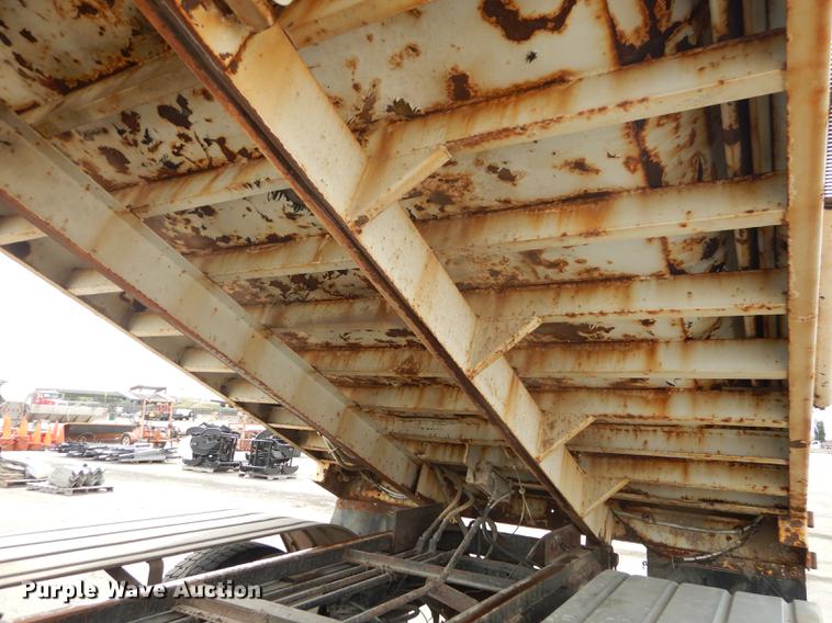 image for item DD0837 2005 Sterling L7500 dump truck