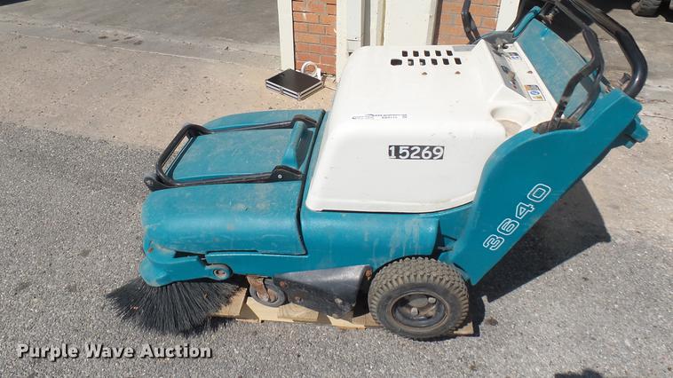 image for item EB9115 Tennant 3640 sweeper