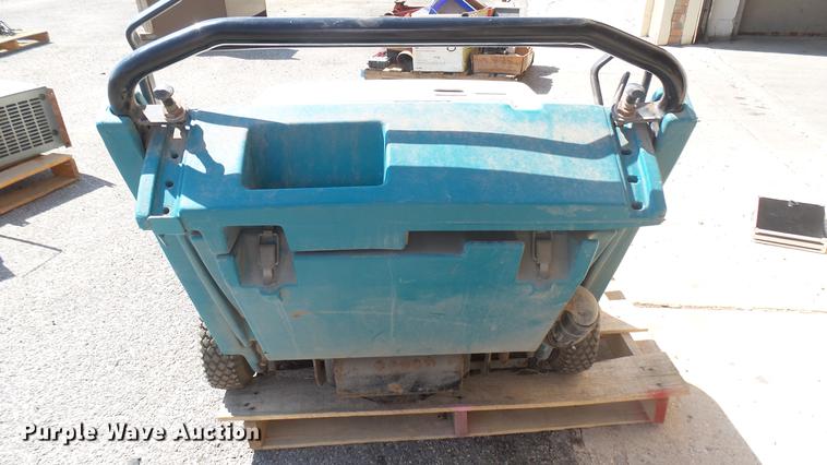 image for item EB9115 Tennant 3640 sweeper