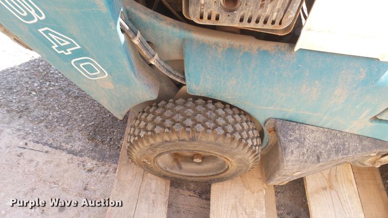 image for item EB9115 Tennant 3640 sweeper