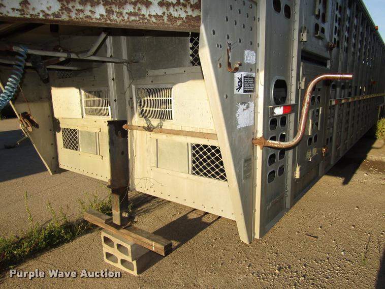 image for item DA3140 1998 Wilson PSGN-838R livestock trailer