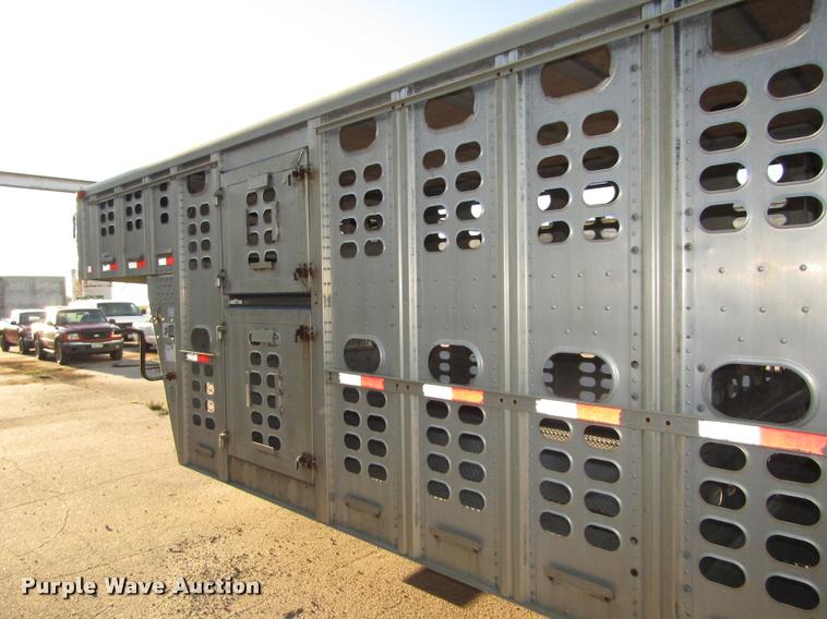 image for item DA3140 1998 Wilson PSGN-838R livestock trailer