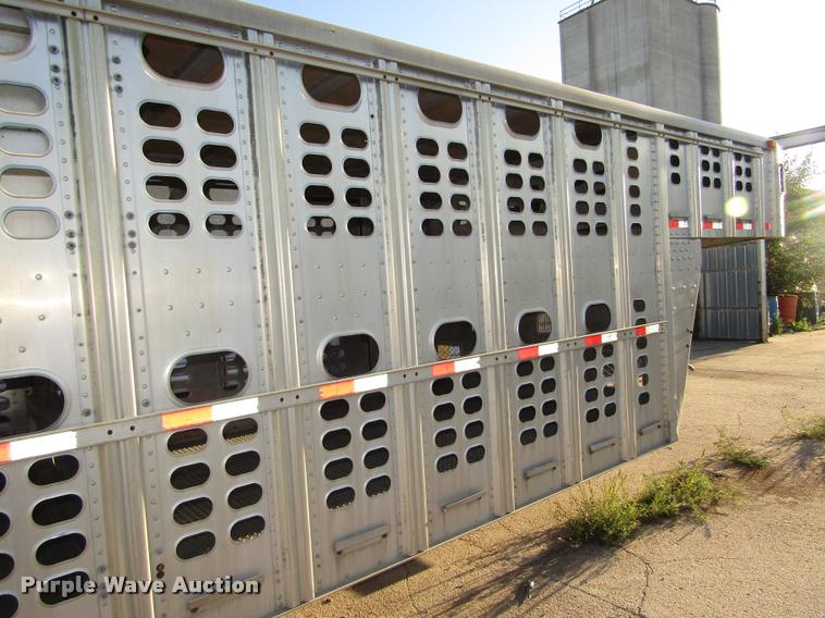 image for item DA3140 1998 Wilson PSGN-838R livestock trailer