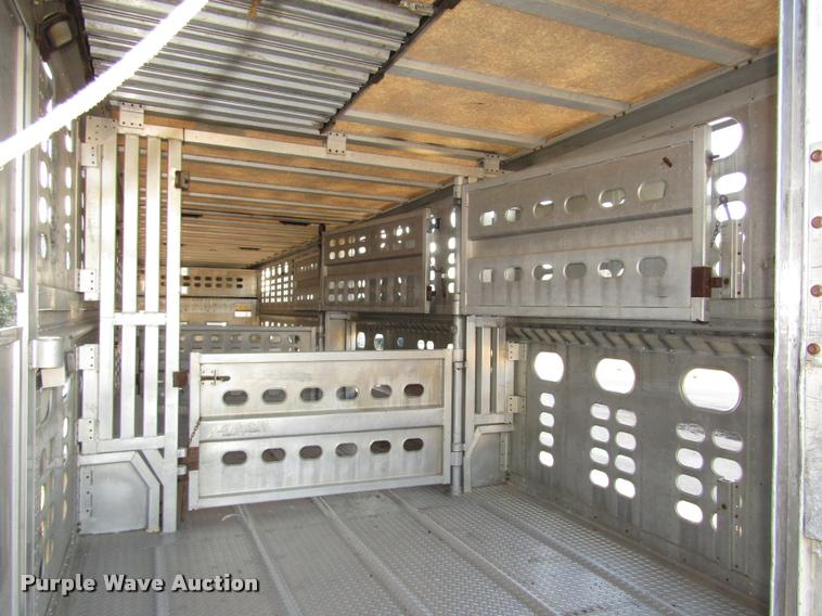 image for item DA3140 1998 Wilson PSGN-838R livestock trailer