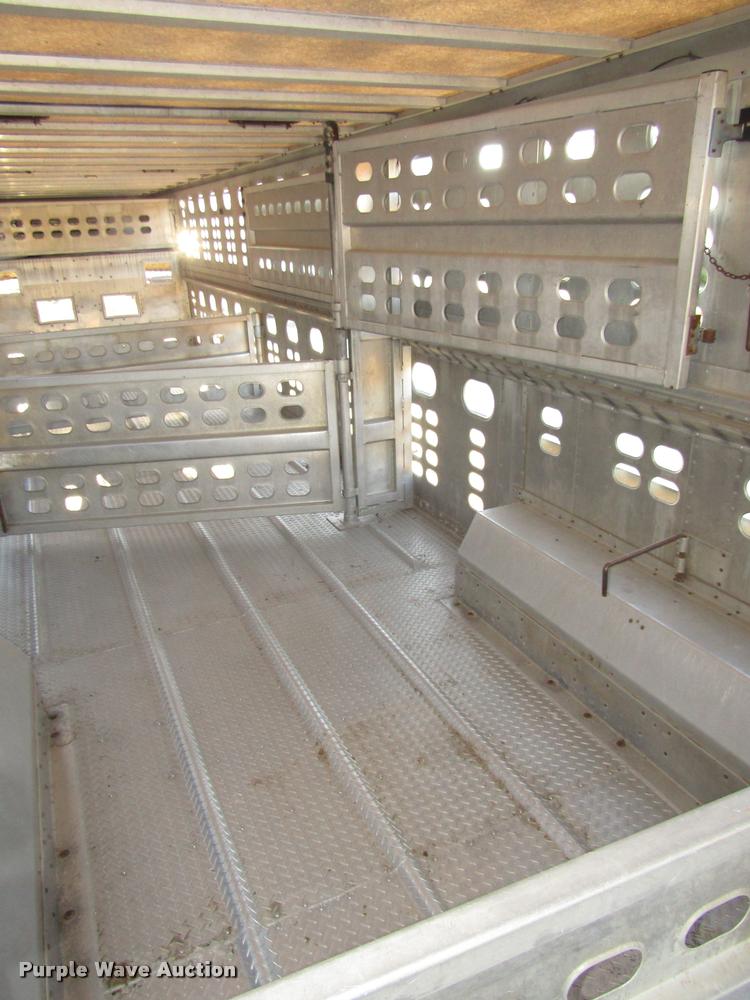 image for item DA3140 1998 Wilson PSGN-838R livestock trailer