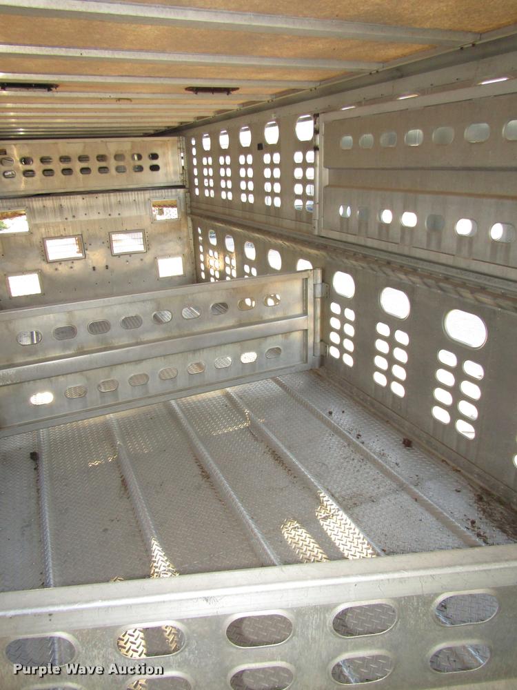 image for item DA3140 1998 Wilson PSGN-838R livestock trailer