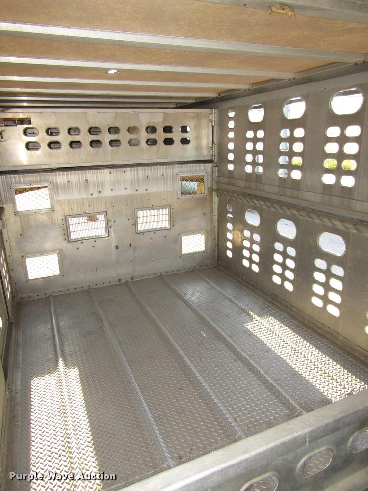 image for item DA3140 1998 Wilson PSGN-838R livestock trailer