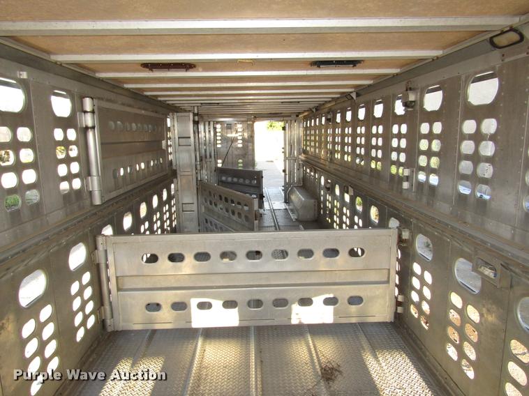 image for item DA3140 1998 Wilson PSGN-838R livestock trailer