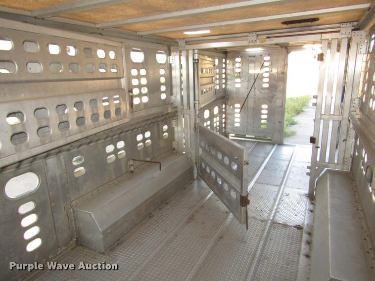 image for item DA3140 1998 Wilson PSGN-838R livestock trailer