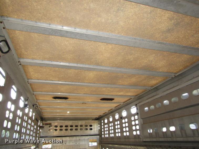 image for item DA3140 1998 Wilson PSGN-838R livestock trailer