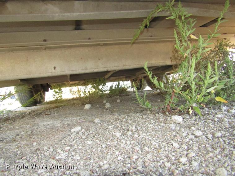 image for item DA3140 1998 Wilson PSGN-838R livestock trailer