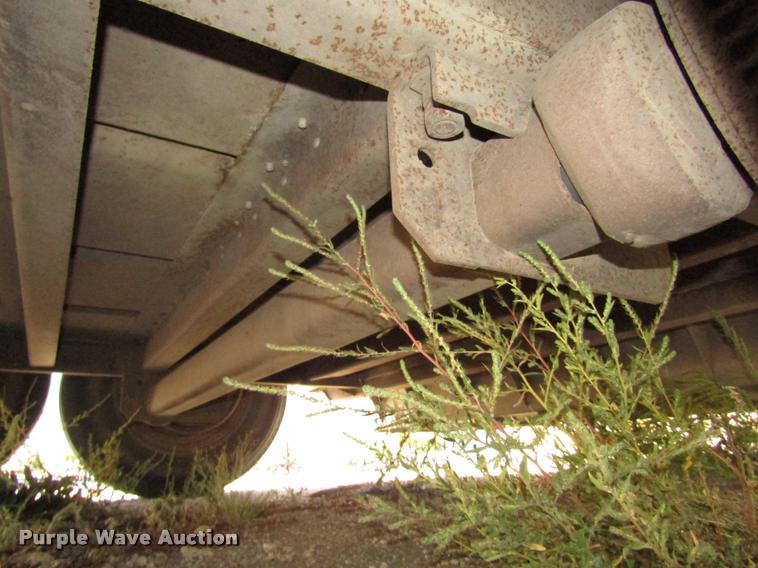 image for item DA3140 1998 Wilson PSGN-838R livestock trailer