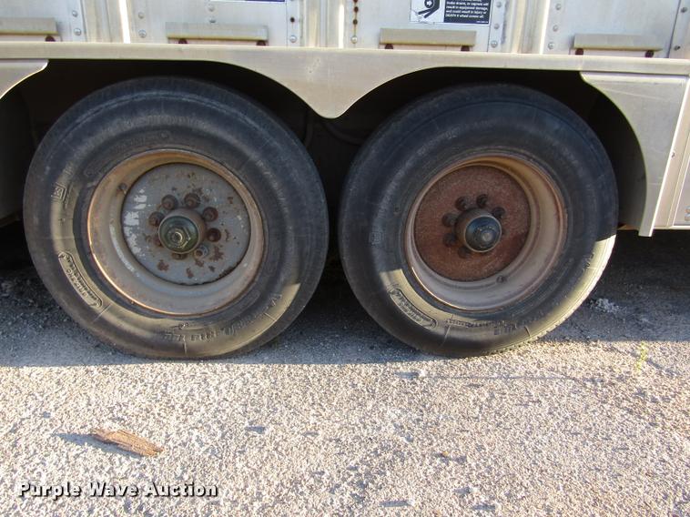 image for item DA3140 1998 Wilson PSGN-838R livestock trailer
