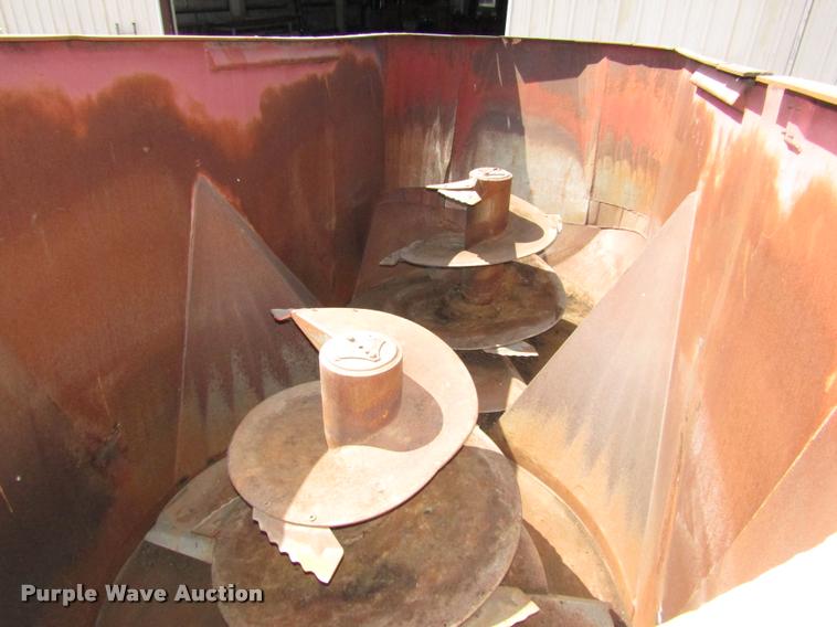 image for item DA3146 Trioliet Triomix S 2-2000 feed mixer