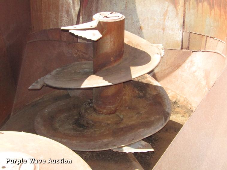 image for item DA3146 Trioliet Triomix S 2-2000 feed mixer