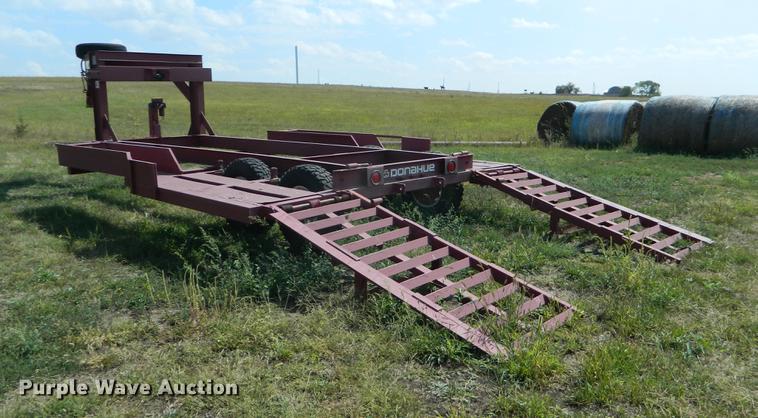image for item DB1136 1993 Donahue EXG-160 swather trailer