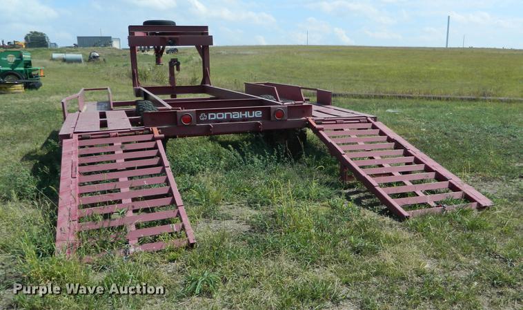 image for item DB1136 1993 Donahue EXG-160 swather trailer