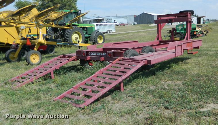 image for item DB1136 1993 Donahue EXG-160 swather trailer