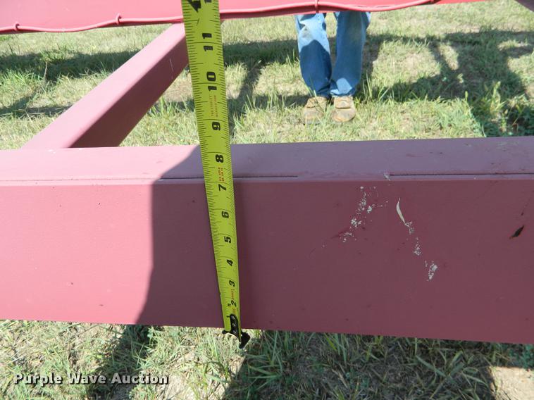 image for item DB1136 1993 Donahue EXG-160 swather trailer