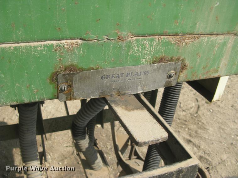 image for item DC2473 Great Plains 450881-DDS grain drill