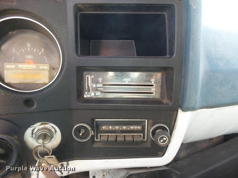 image for item DC3850 1976 Chevrolet C60 grain truck