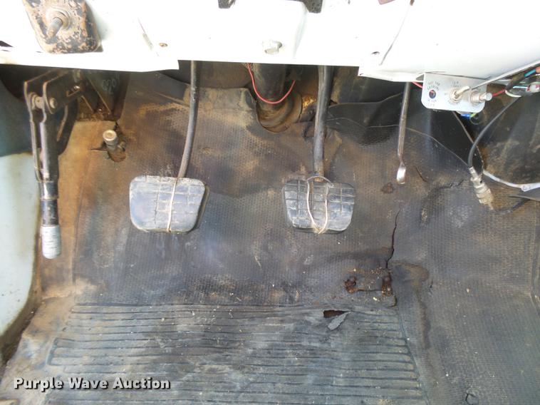 image for item DC3850 1976 Chevrolet C60 grain truck