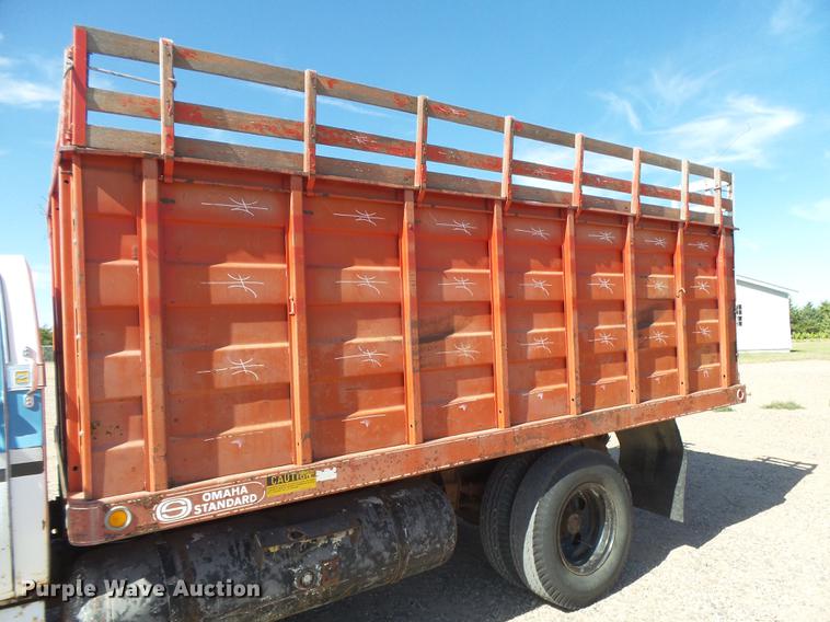 image for item DC3850 1976 Chevrolet C60 grain truck