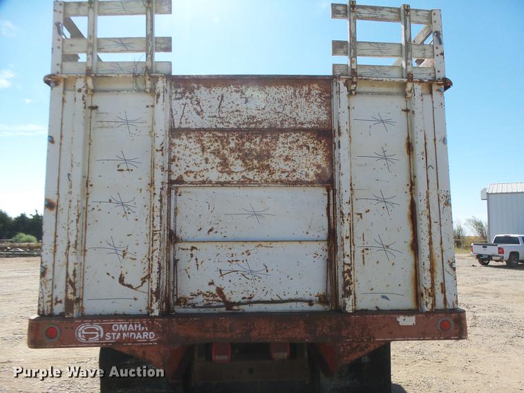 image for item DC3850 1976 Chevrolet C60 grain truck