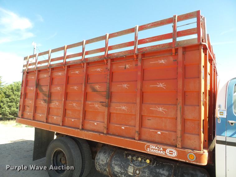 image for item DC3850 1976 Chevrolet C60 grain truck